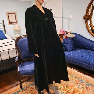 Gai Mattiolo Couture black velvet coat